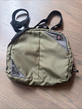 Victorinox Olive Green Daypack with Gray Trim